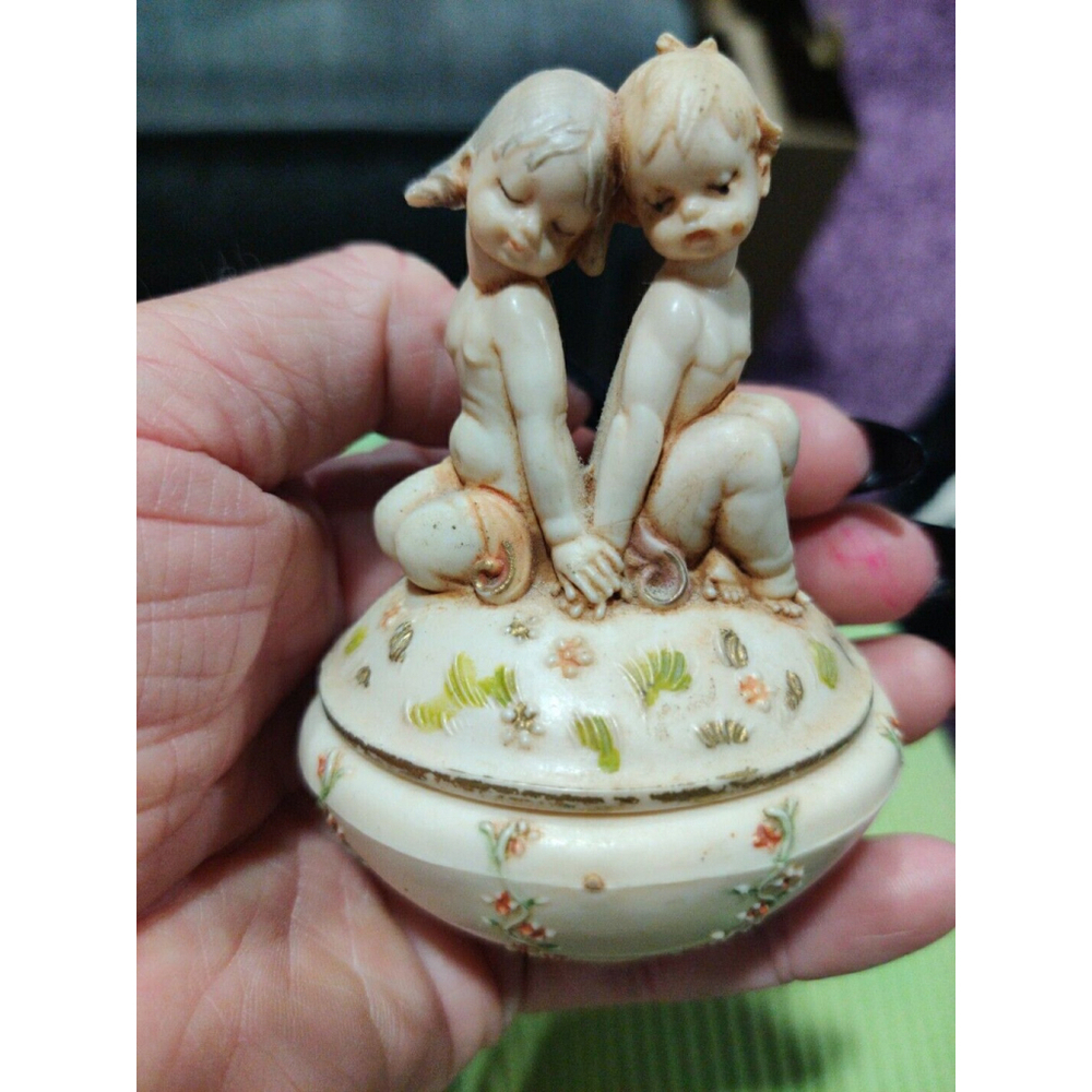 Vintage Marked Depose Italy 82 posing little girls figurine trinket box